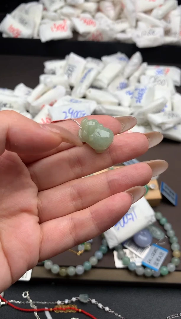 【闪购商品】翡翠挂件未镶嵌—