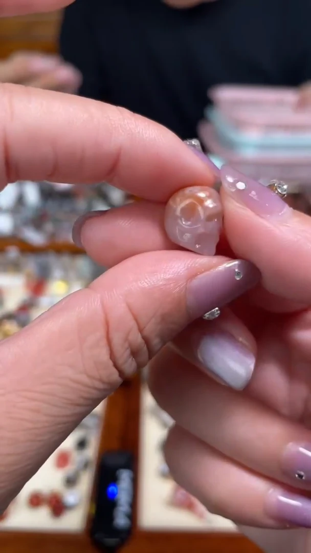 玛瑙/玉髓颈饰未镶嵌73骷髅头