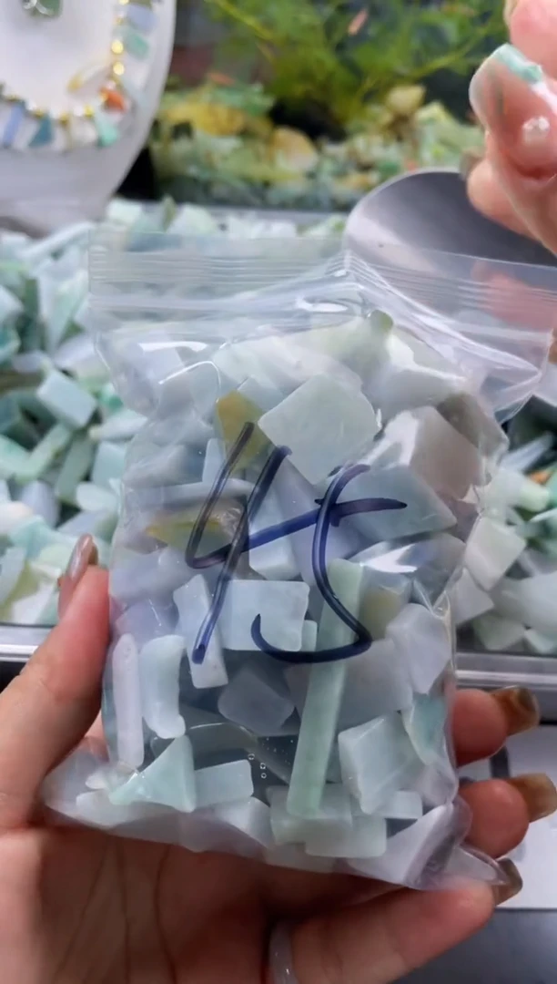 配石翡翠天然翡翠小号500克45