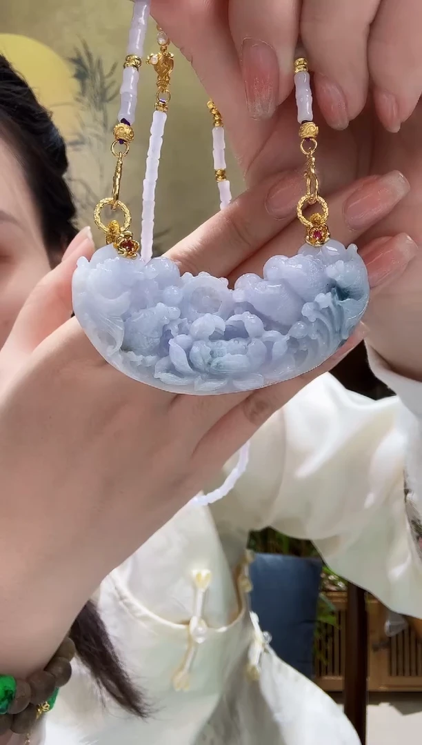 颈饰未镶嵌翡翠吊坠