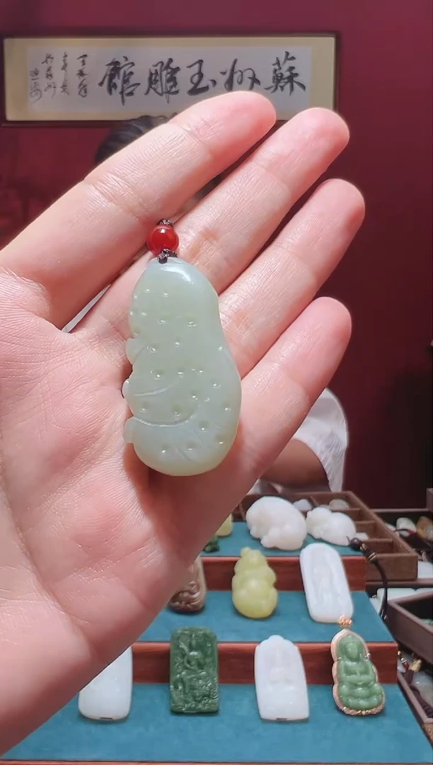 和田玉未镶嵌吊坠(不含链)1