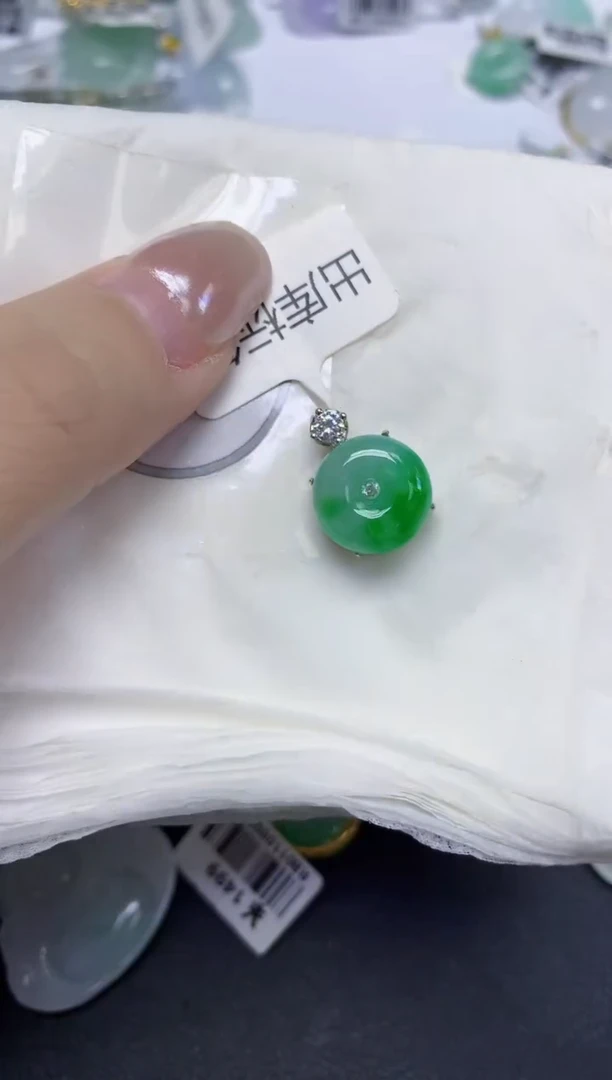 颈饰未镶嵌翡翠天然缅甸翡翠A货多样性发一件