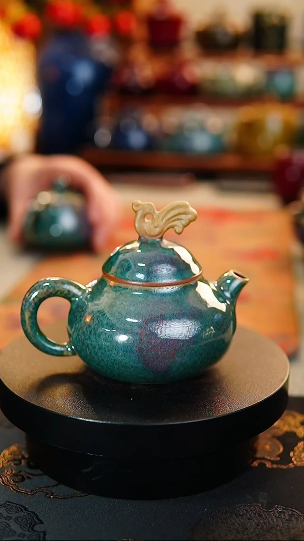 【闪购商品】瓷片158 炉钧绿 小凤梨壶
