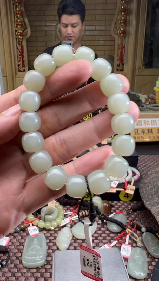 未镶嵌手串和田玉且末料青白玉老型珠手串卡11*12