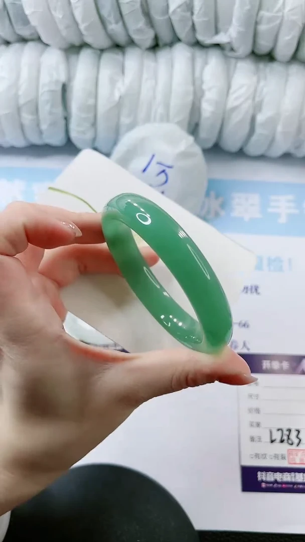 【闪购商品】石英质玉手镯未镶嵌多样性发货L283