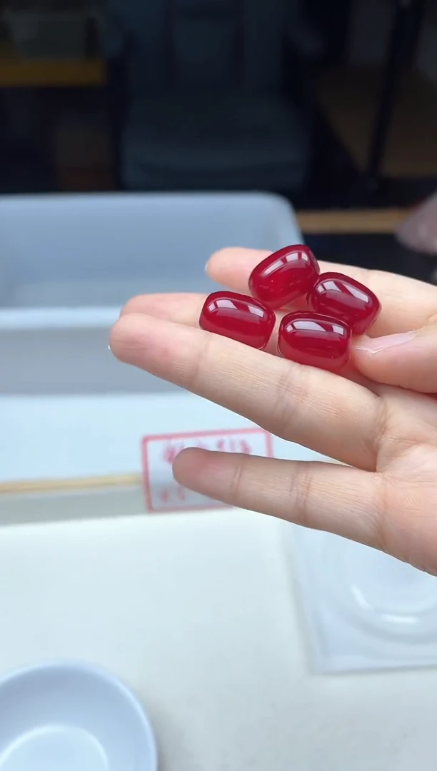 手饰玛瑙未镶嵌B549 鸽血红枣珠13*17mm2个13.8元