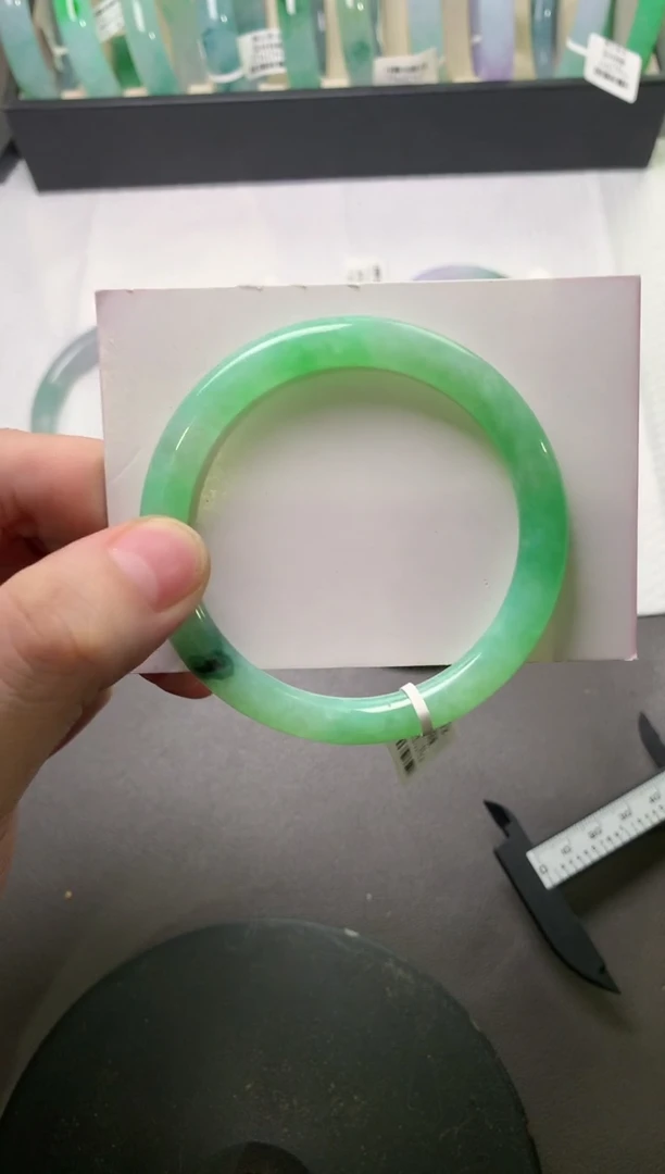 未镶嵌手镯（圆镯）翡翠55.5*7.4*7.8