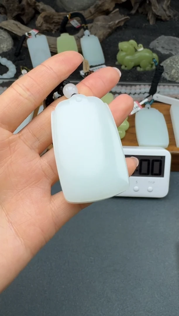 颈饰未镶嵌和田玉3