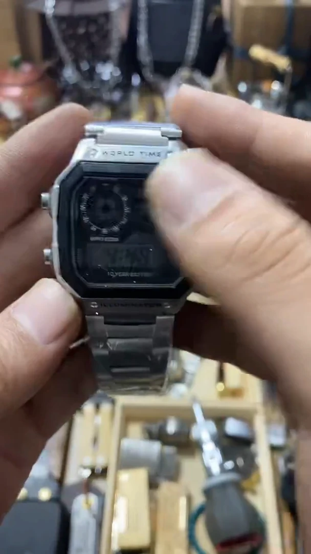 瓷片闪购商品  如图所示