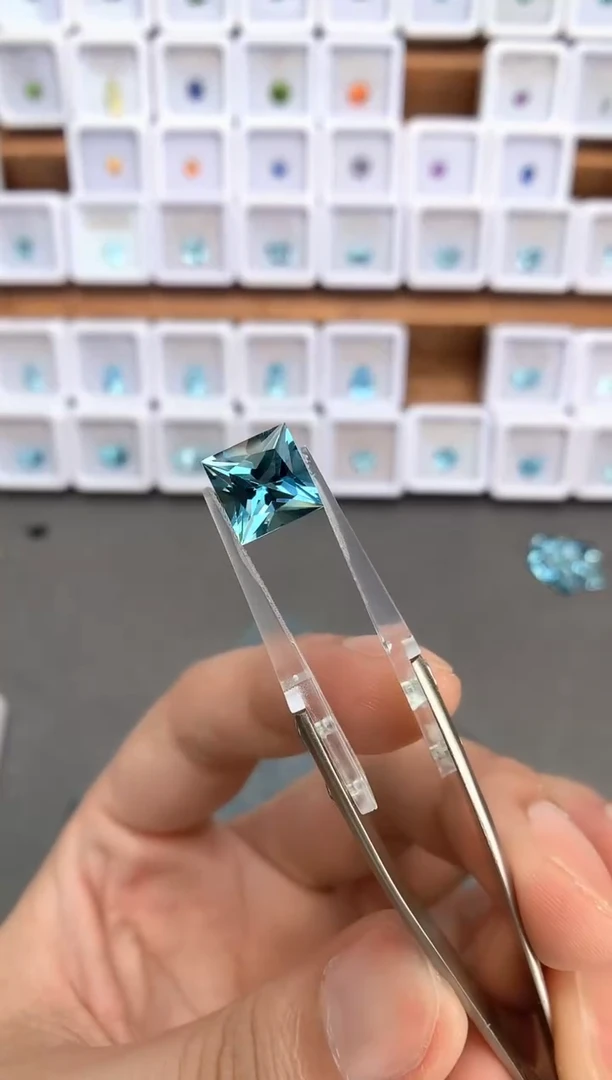 未镶嵌裸石定制海蓝宝石3.58ct 超圣03096