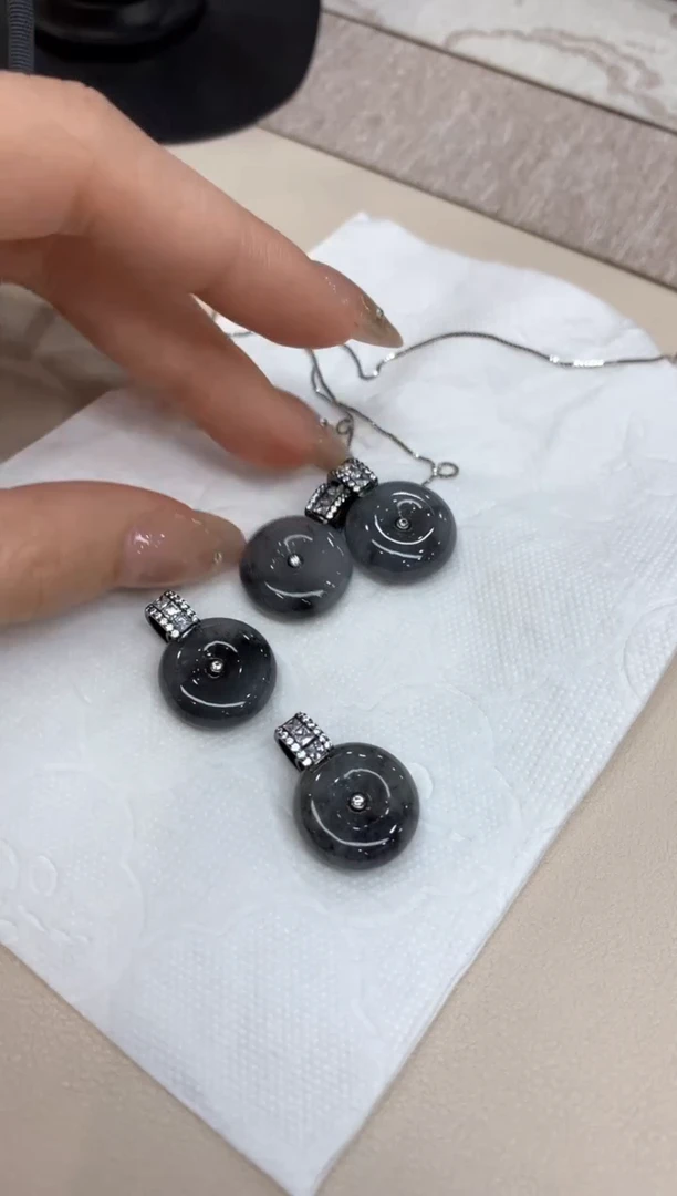 【闪购商品】翡翠吊坠(不含链)银S925镶嵌平安扣多样性发货1件