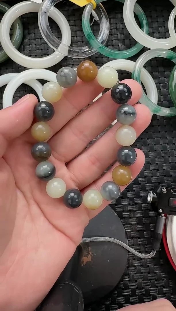 颈饰未镶嵌和田玉12mm楼兰手串