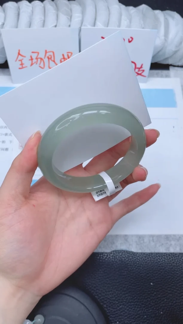 未镶嵌手镯石英质玉40-58.6