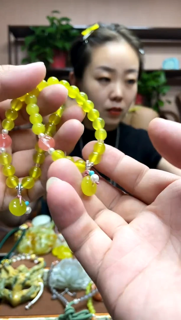 未镶嵌岫玉吊坠多样性发货发其中之一