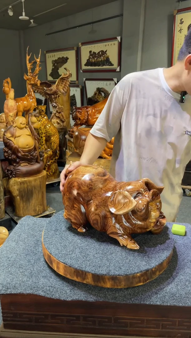 香樟木手工制作福猪
