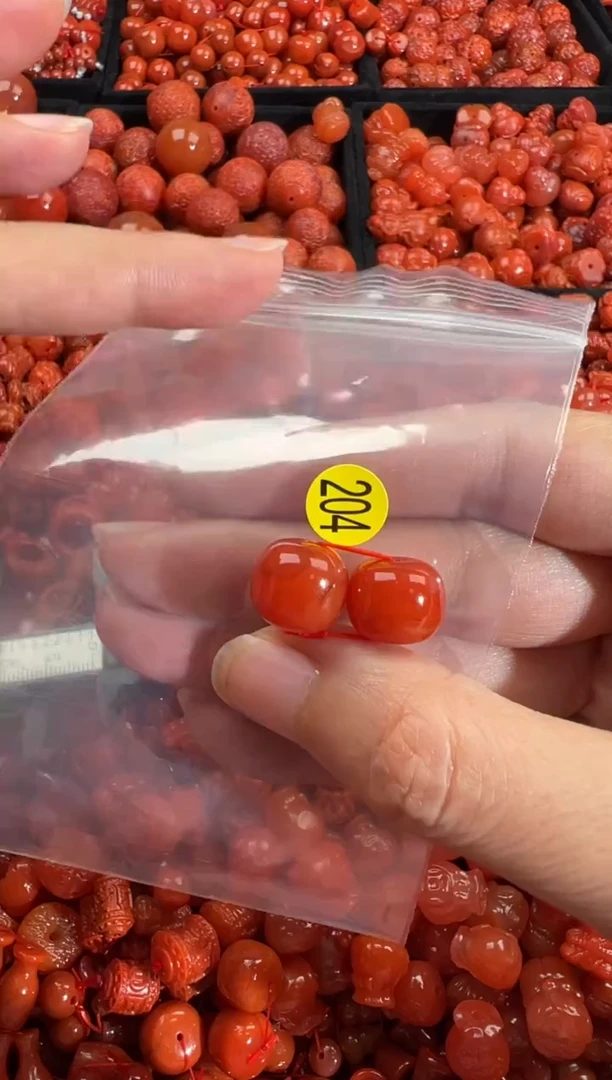 南红玛瑙未镶嵌颈饰1