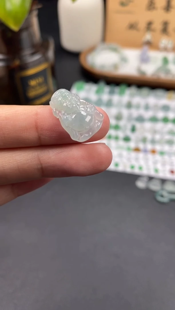 翡翠未镶嵌颈饰翡翠冰种裸石