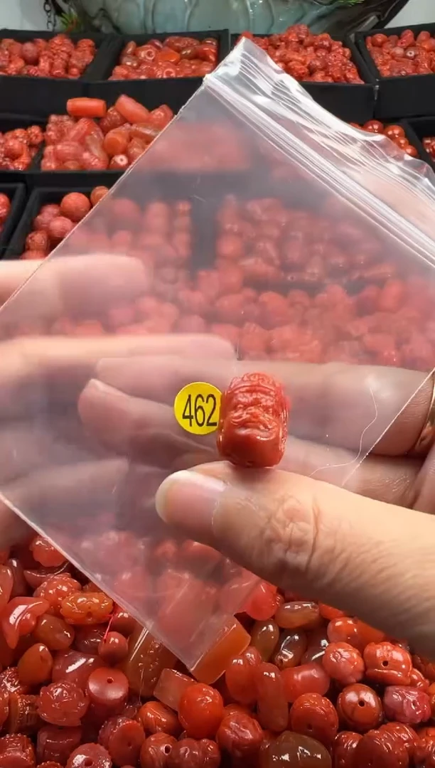 颈饰未镶嵌南红玛瑙1