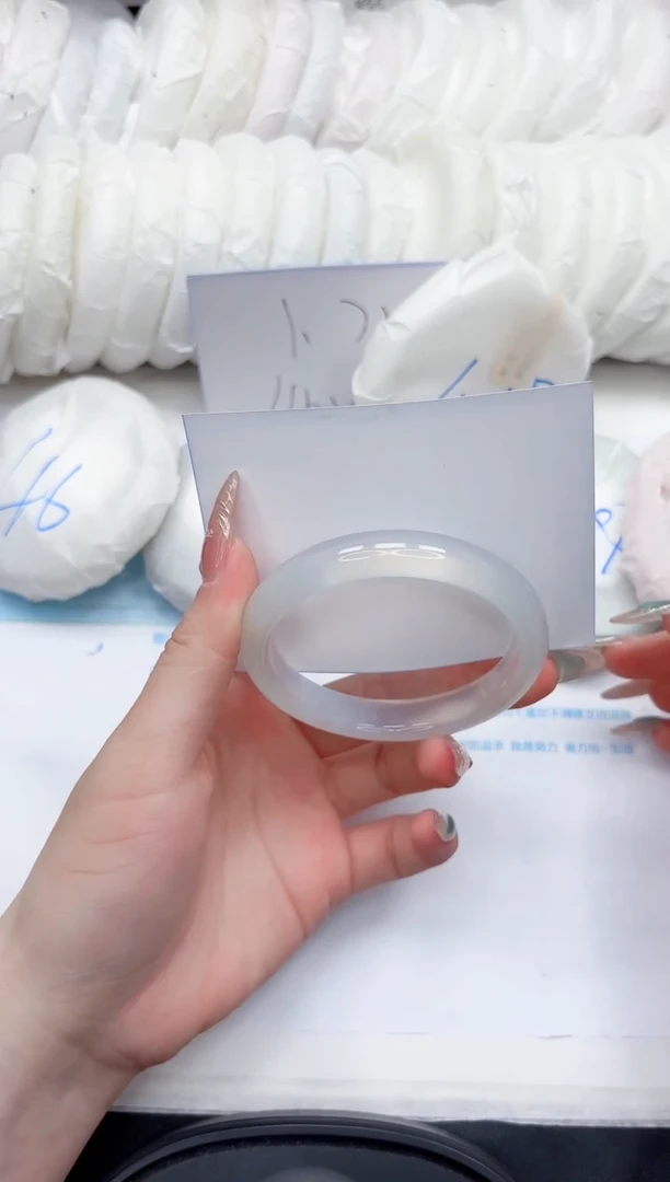 石英质玉手镯未镶嵌333-54