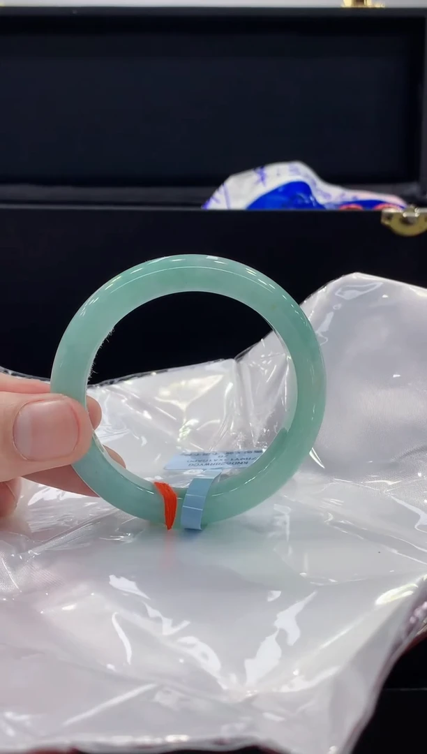 未镶嵌手镯翡翠翡翠手镯