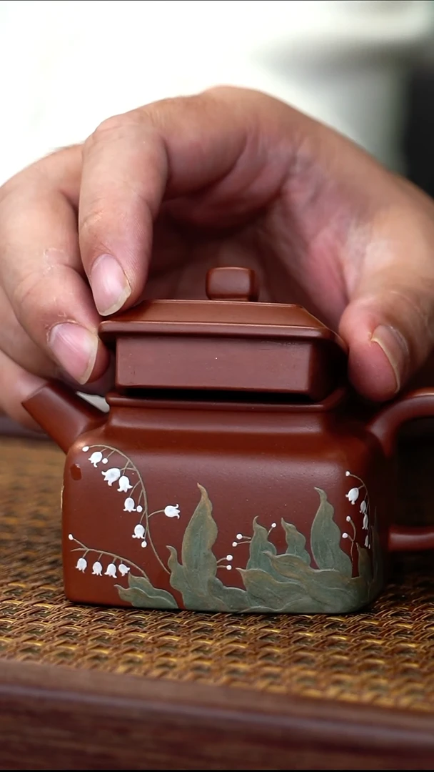 茶壶紫砂69  顾顺娣 底槽清 四方德钟（泥绘花草） 170cc