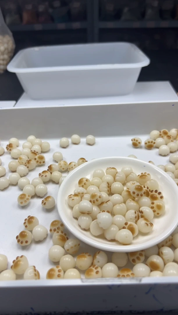 檀香木散珠w718白*玉菩*提猫爪12mm*10颗