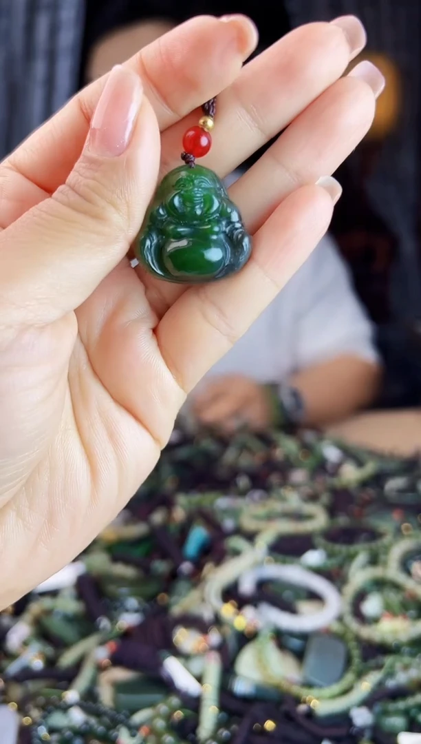 未镶嵌和田玉挂件1