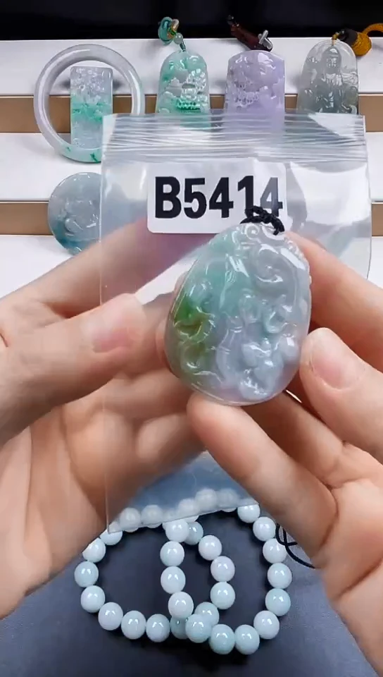 颈饰未镶嵌翡翠天然翡翠吊坠挂件