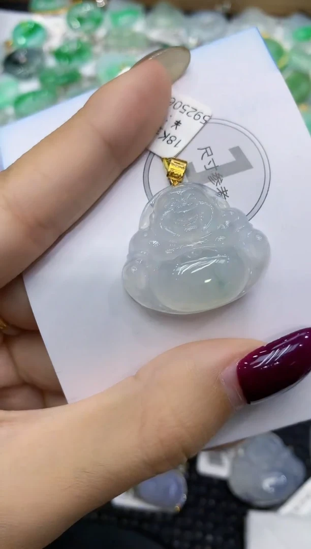 翡翠18K金镶嵌颈饰111111111111