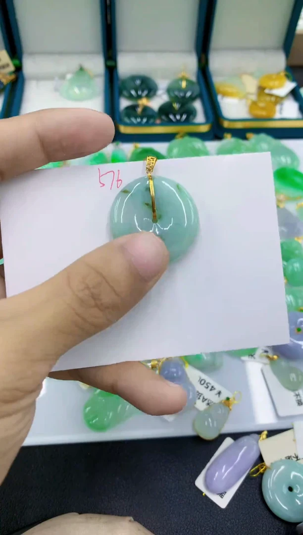 颈饰18K金镶嵌翡翠11111111