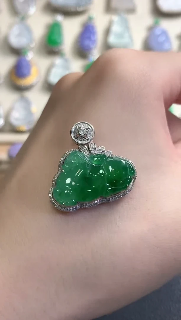 吊坠(不含链)18K金镶嵌翡翠秋日珠宝Q55