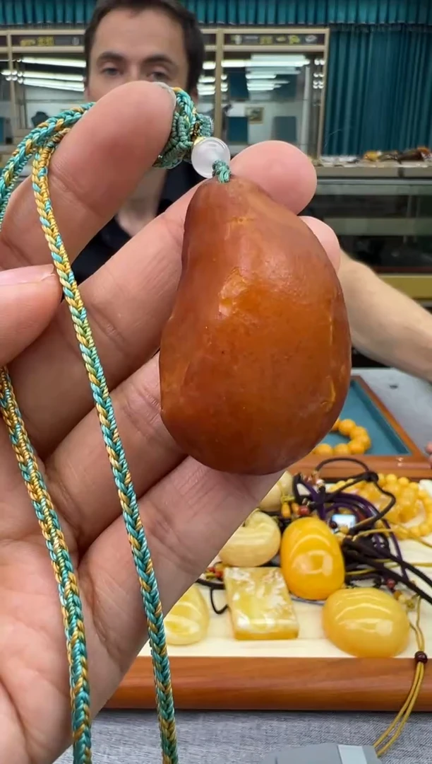 未镶嵌颈饰琥珀191秒拍号 假一罚三