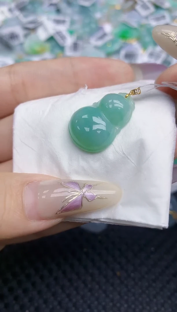 翡翠挂件18K金镶嵌天然翡翠A货