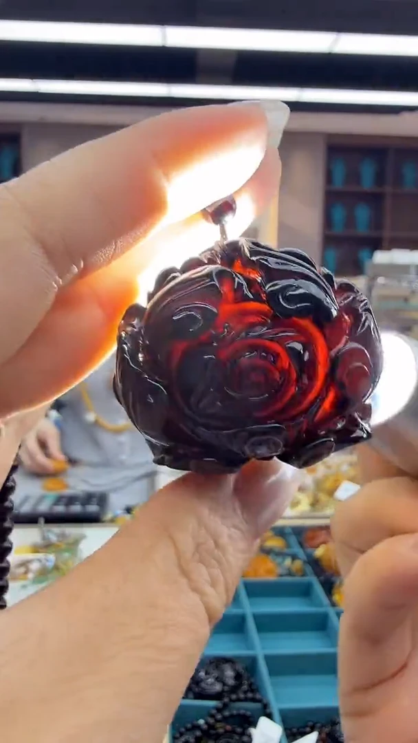 琥珀颈饰未镶嵌213秒拍号 假一罚三