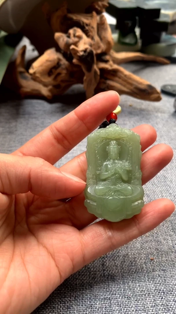 颈饰未镶嵌和田玉挂件