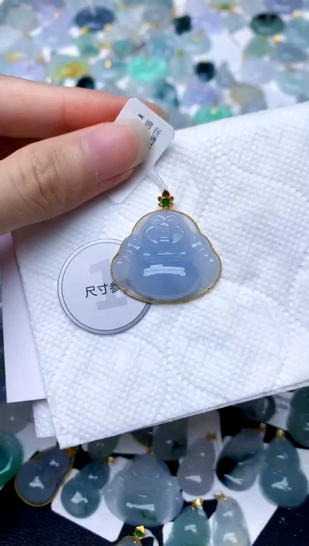 颈饰18K金镶嵌翡翠天然A货翡翠