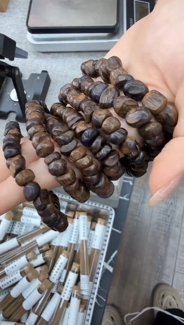 沉香手串28号红土包头多样性发一