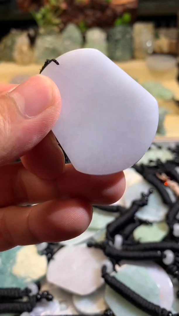 翡翠未镶嵌颈饰5/28/034