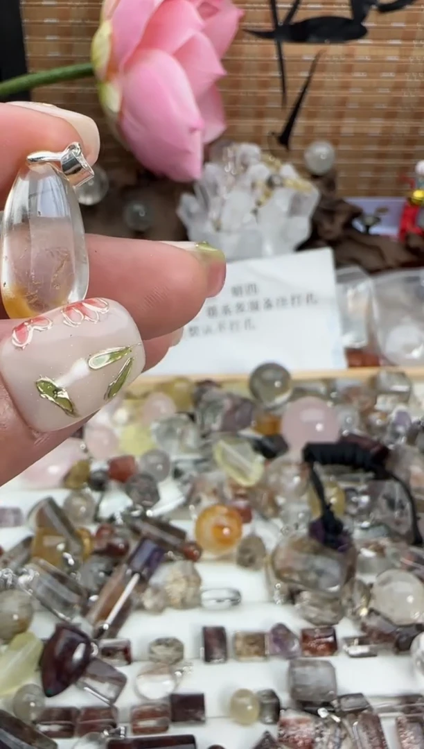 未镶嵌颈饰水晶000000000000160