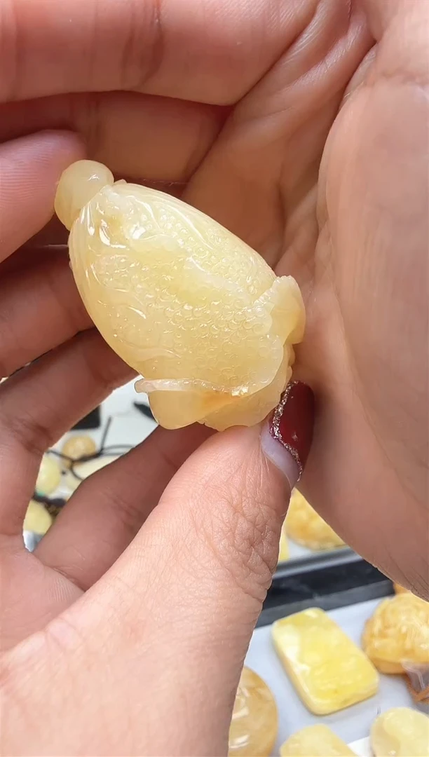 【闪购商品】琥珀裸石未镶嵌挂坠