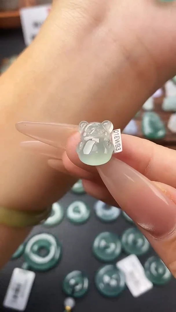 颈饰未镶嵌翡翠小老虎