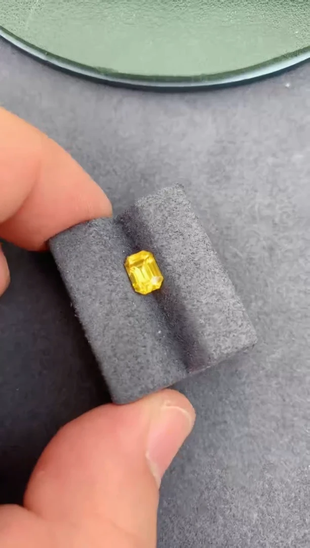 裸石彩色蓝宝石1ct 黄色蓝宝石