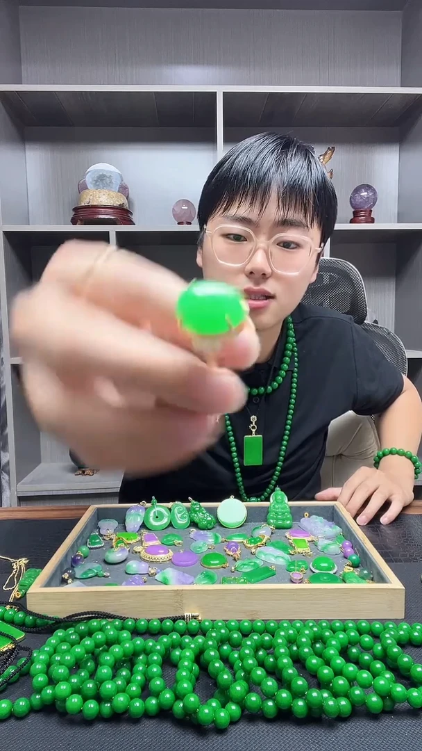14K金镶嵌戒指翡翠戒指