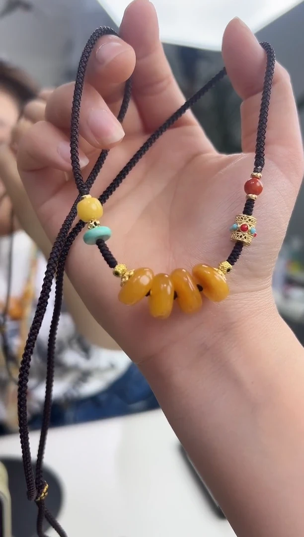 裸石琥珀未镶嵌琥珀蜜蜡吊坠多样性发一条