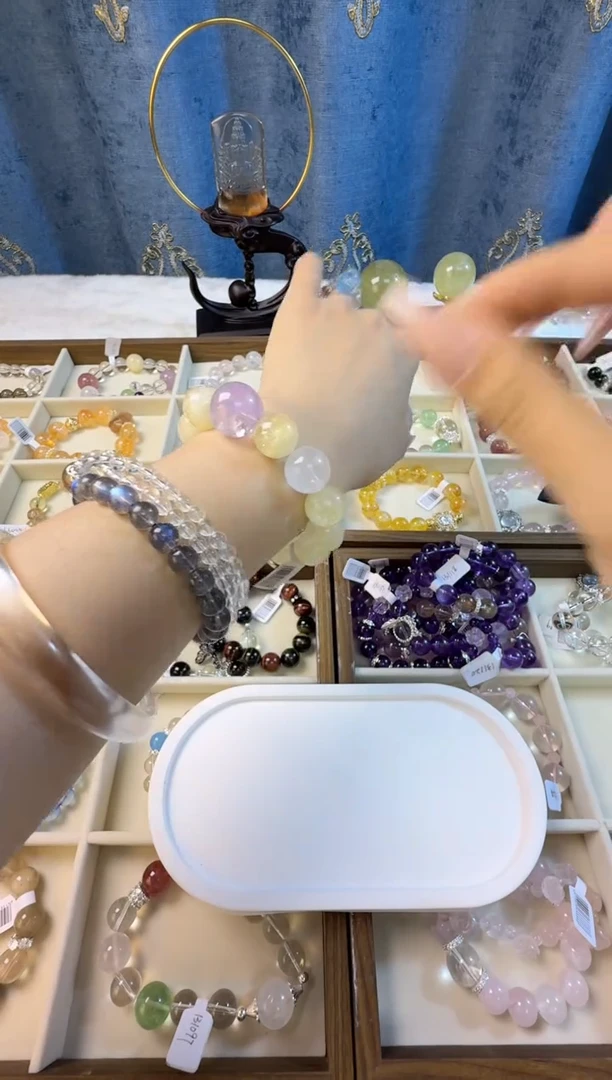 水晶手绳未镶嵌设计款黄阿赛手串