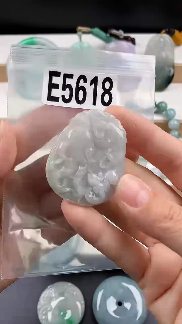 颈饰未镶嵌翡翠天然翡翠吊坠挂件