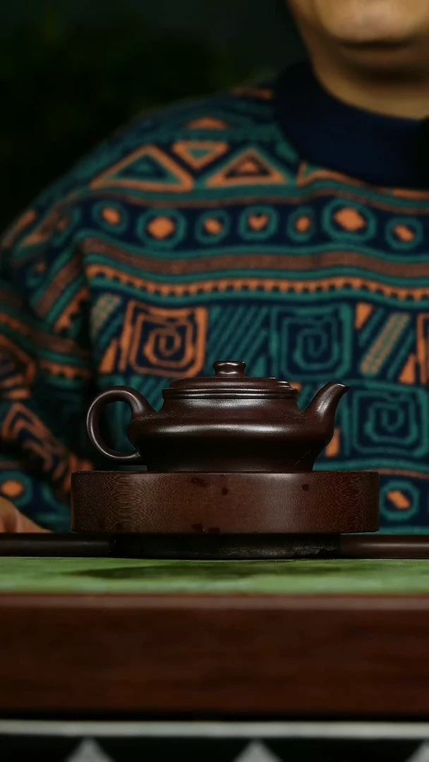 茶杯紫砂y32石红虚扁*尹勤