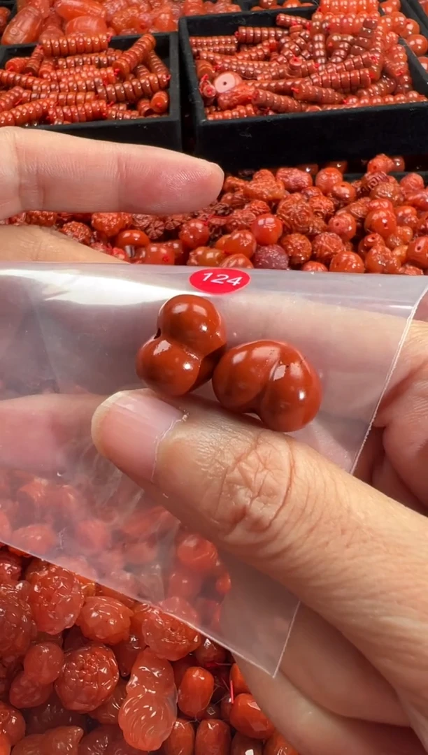 颈饰未镶嵌南红玛瑙1