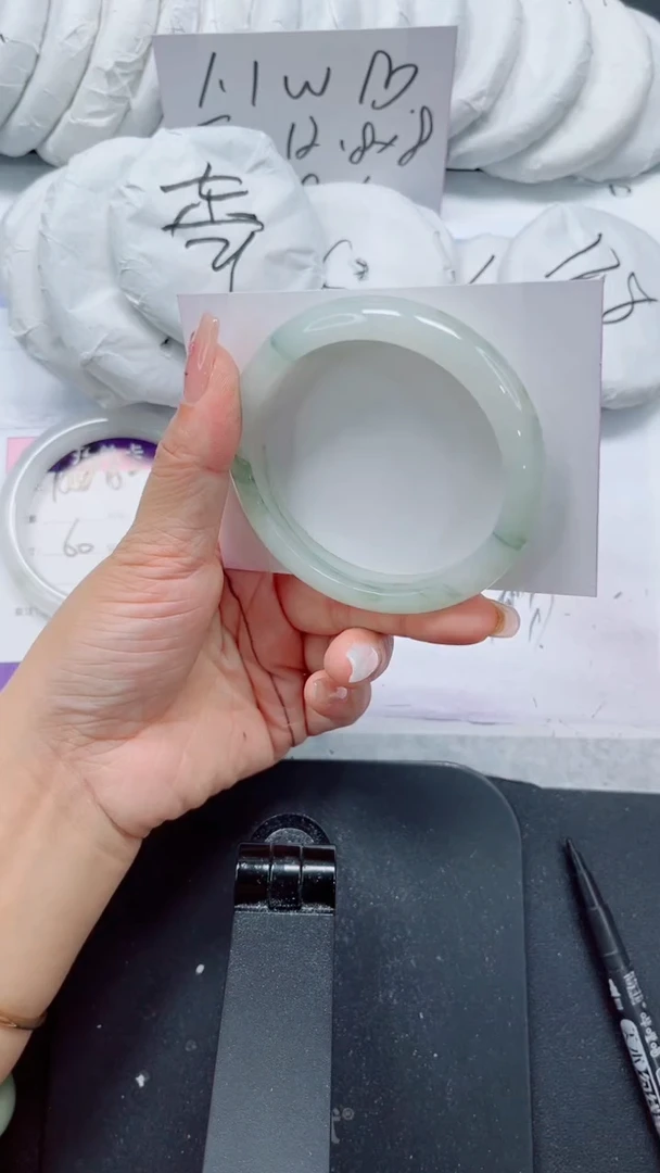 未镶嵌手镯石英质玉153-58