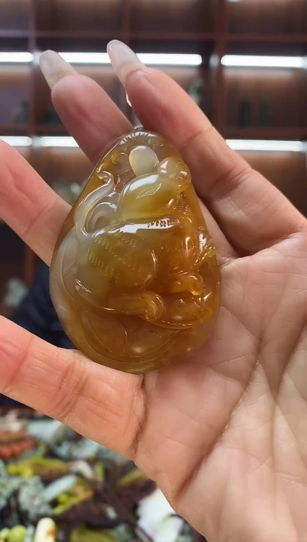 未镶嵌岫玉吊坠